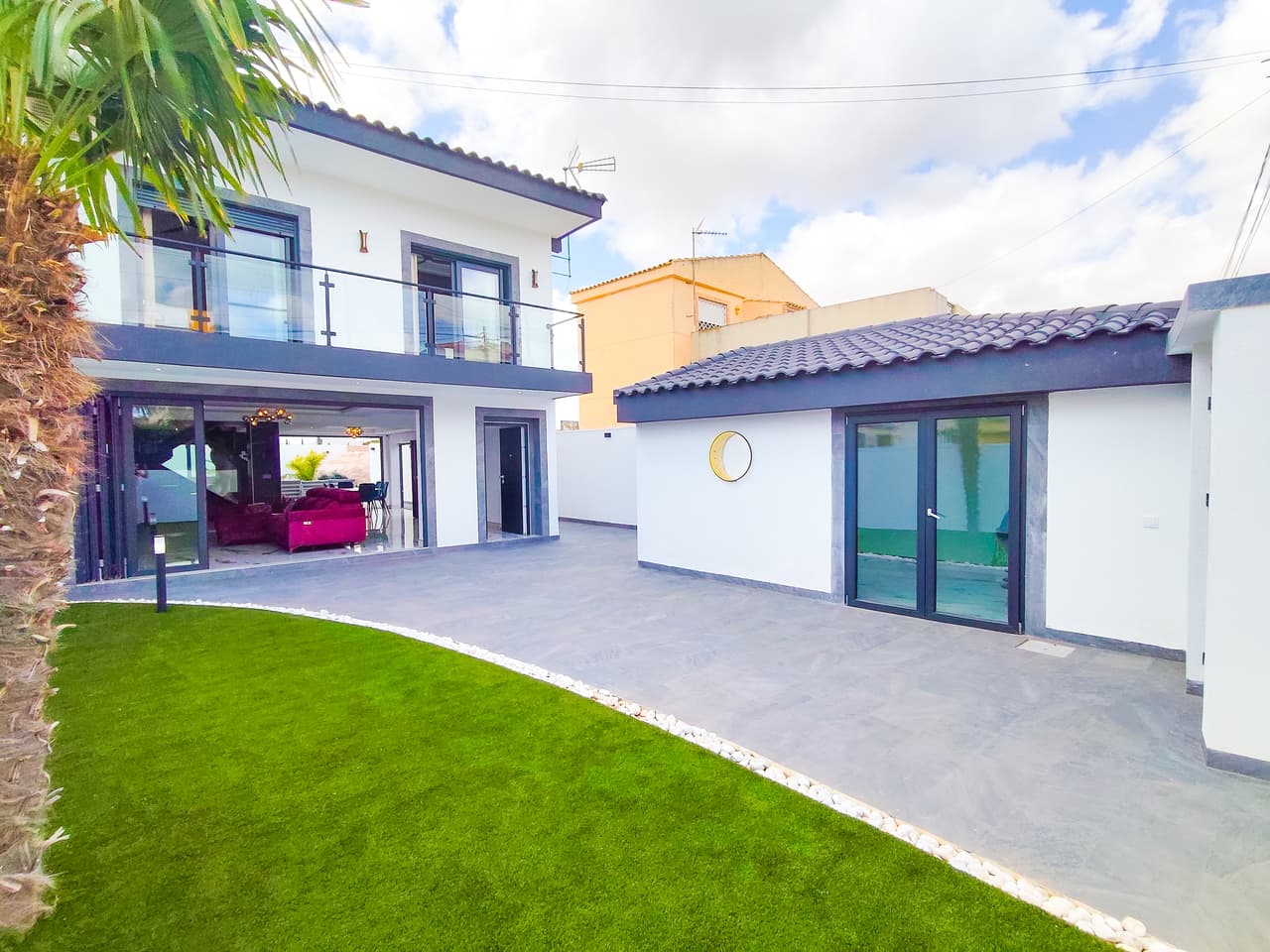 5 bed Townhouse in Los Urrutias