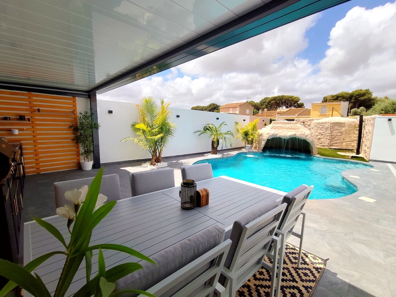 5 bed Townhouse in Los Urrutias