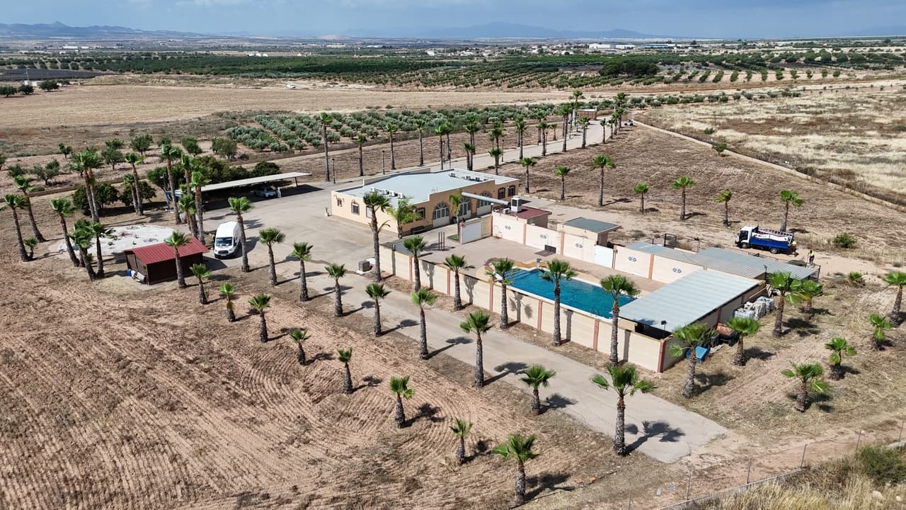 Villa - Chalet de 6 dormitorios en Fuente Alamo de Murcia
