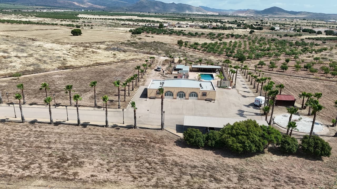 Villa - Chalet de 6 dormitorios en Fuente Alamo de Murcia