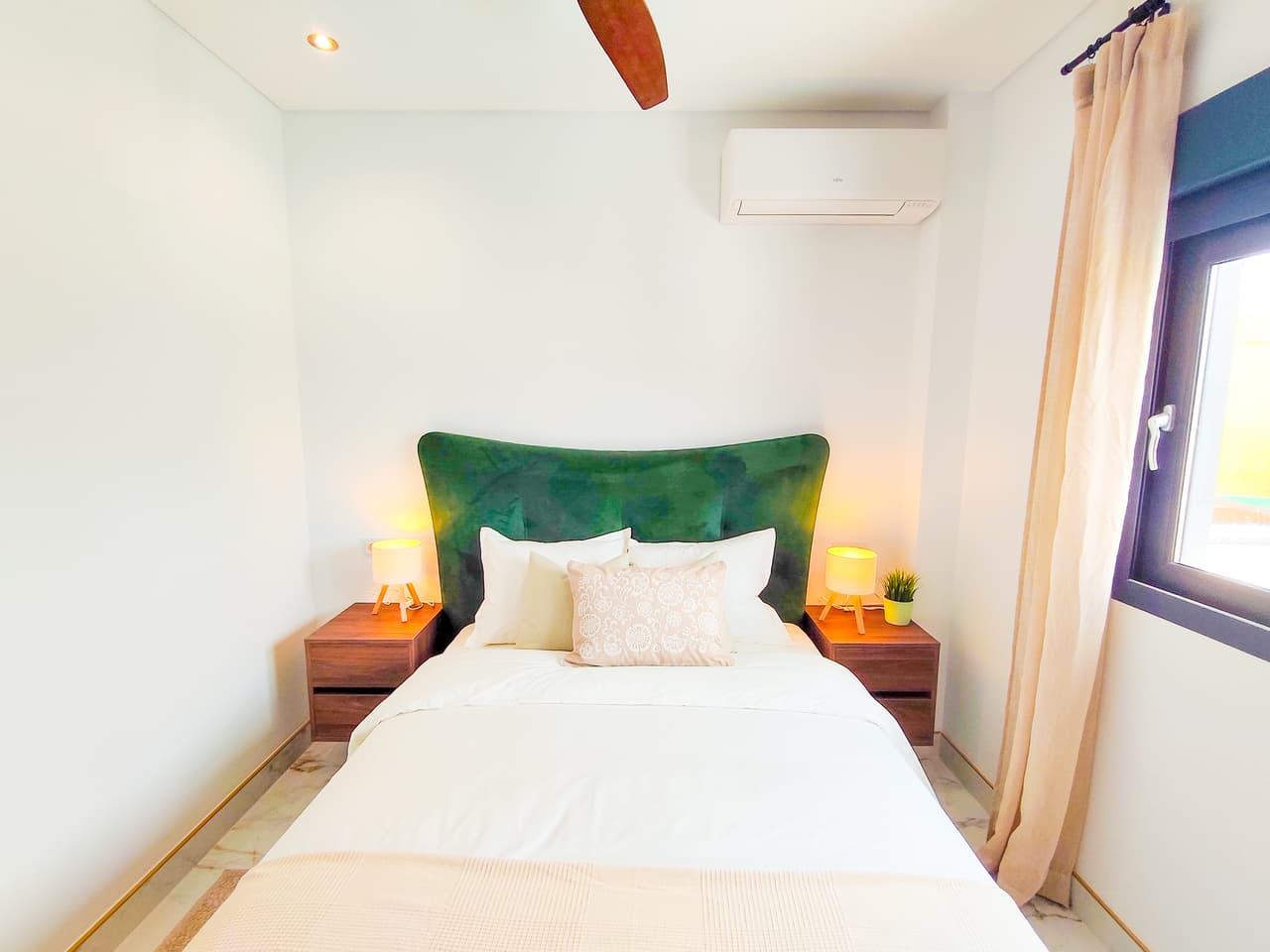 5 bed Townhouse in Los Urrutias