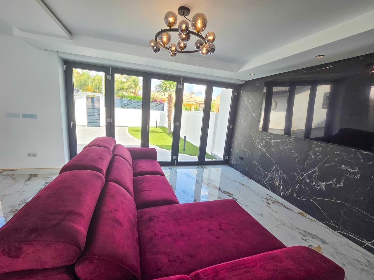 5 bed Townhouse in Los Urrutias
