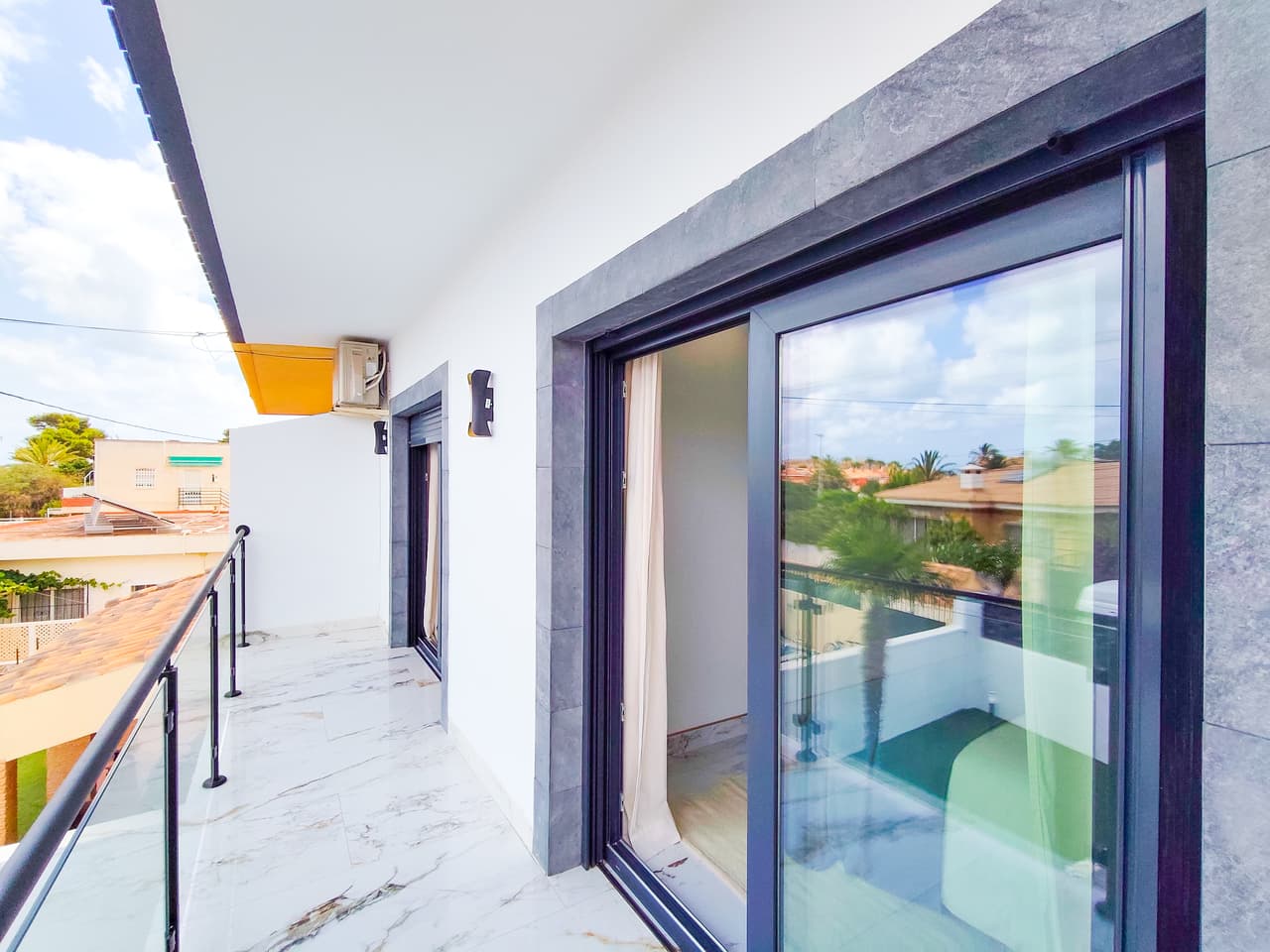 5 bed Townhouse in Los Urrutias