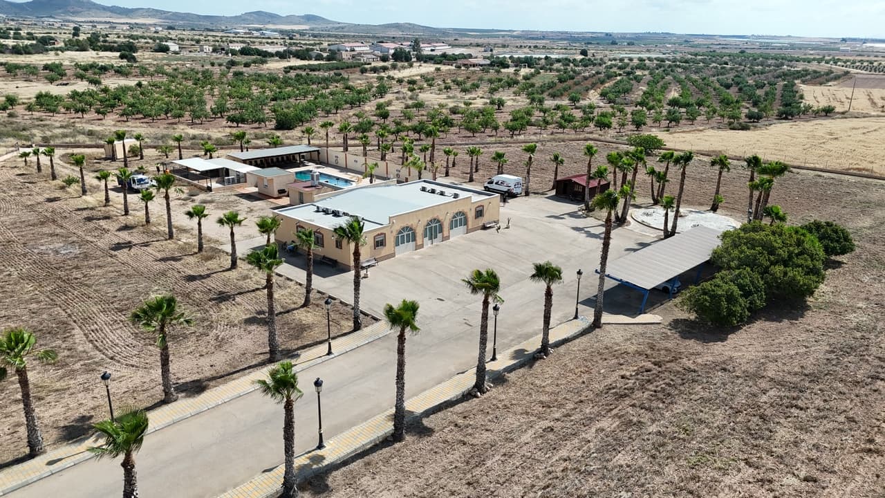 Villa - Chalet de 6 dormitorios en Fuente Alamo de Murcia