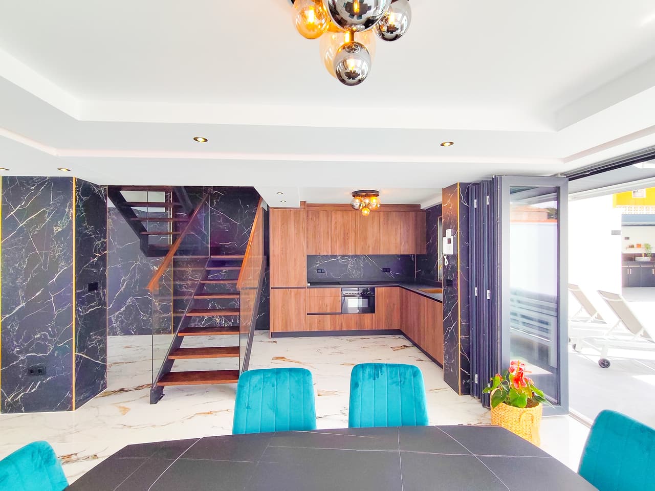 5 bed Townhouse in Los Urrutias