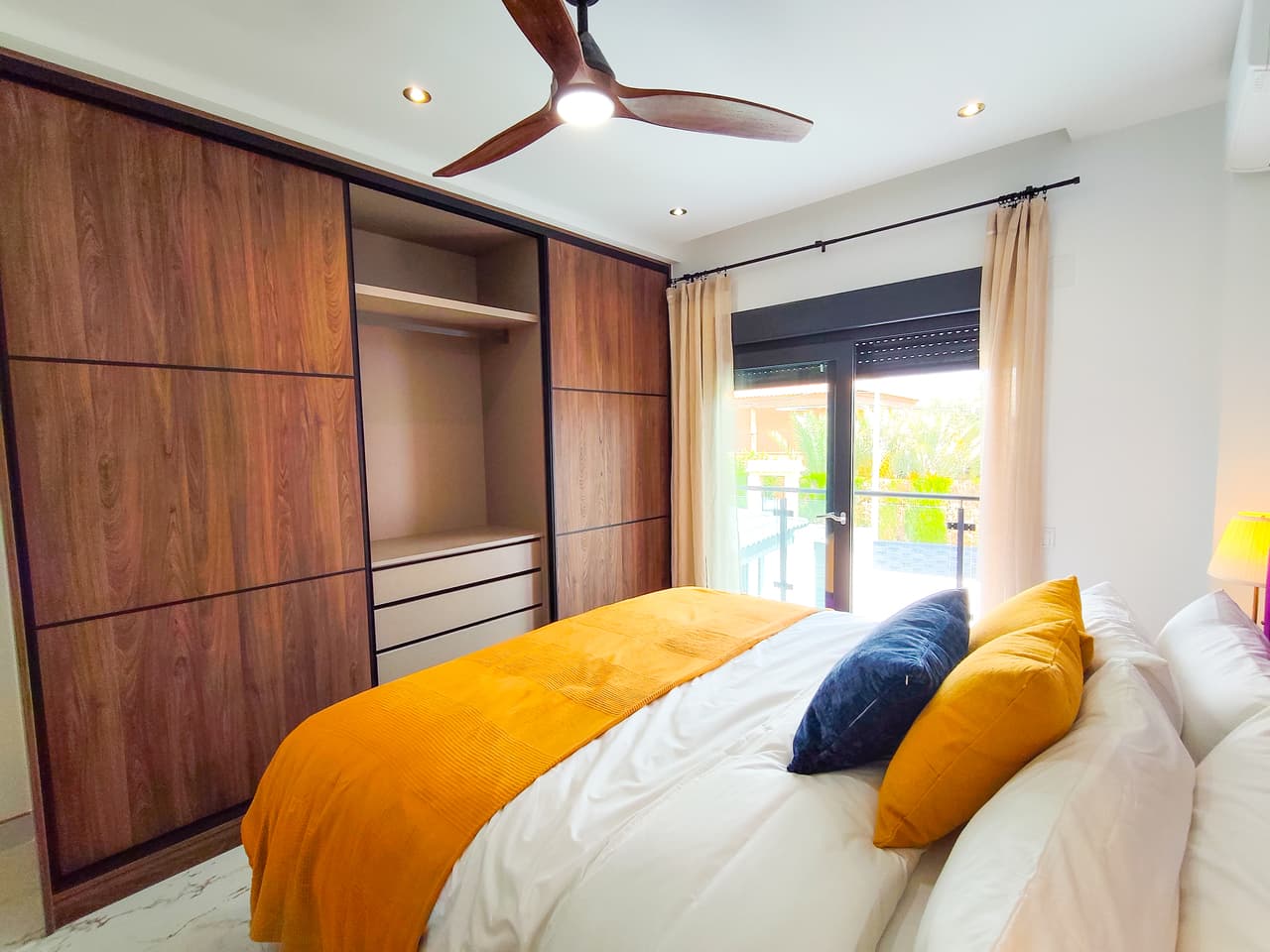5 bed Townhouse in Los Urrutias