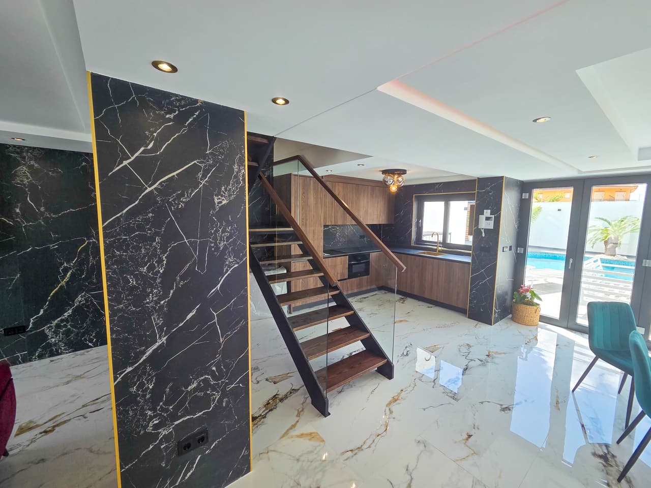 5 bed Townhouse in Los Urrutias