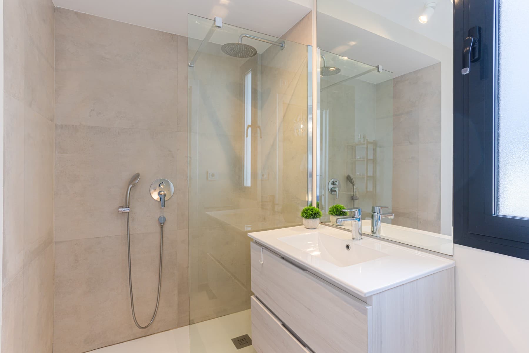 3 bed Middle Floor Apartment in Mar de Cristal