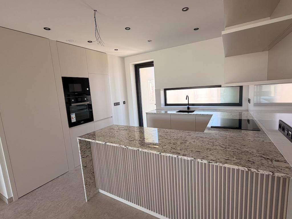 2 bed Middle Floor Apartment in Los Alcazares