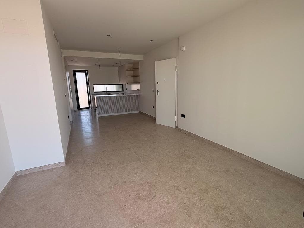 2 bed Middle Floor Apartment in Los Alcazares