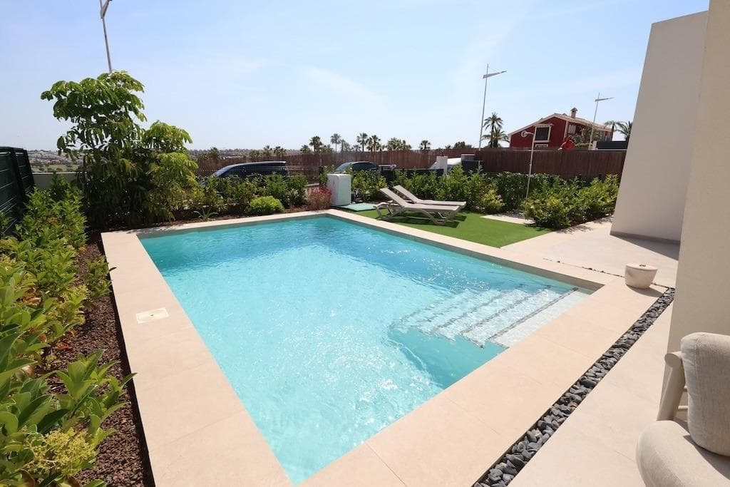 Villa - Chalet de 3 dormitorios en Algorfa