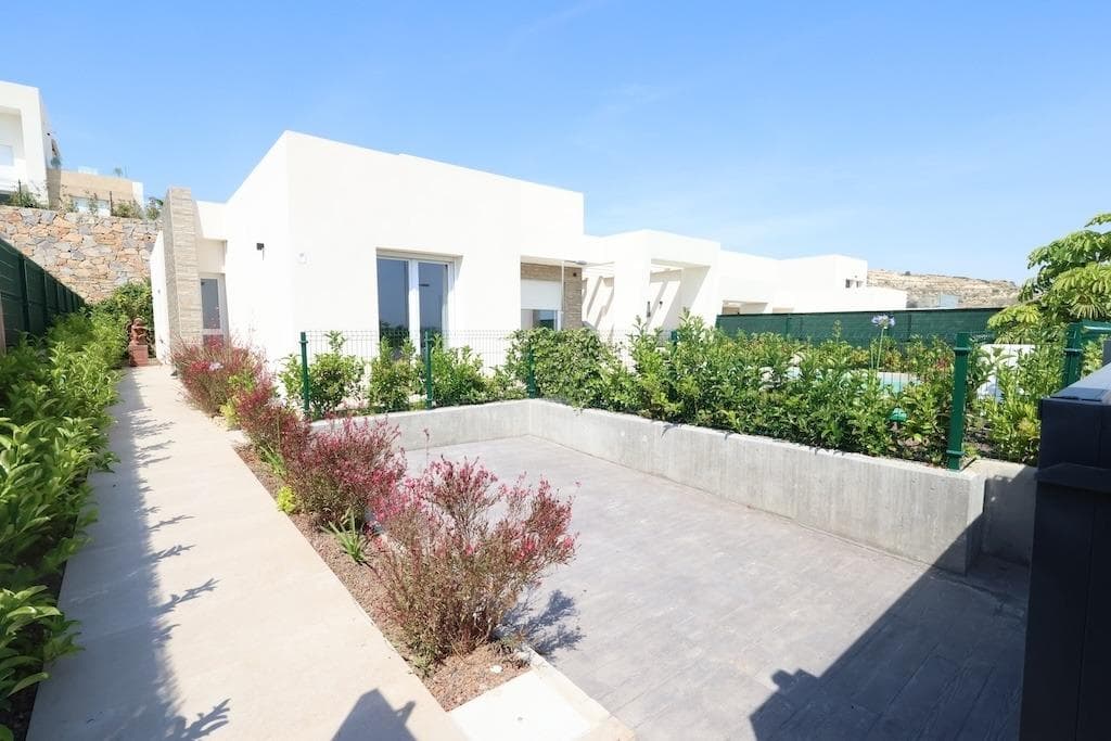 Villa - Chalet de 3 dormitorios en Algorfa