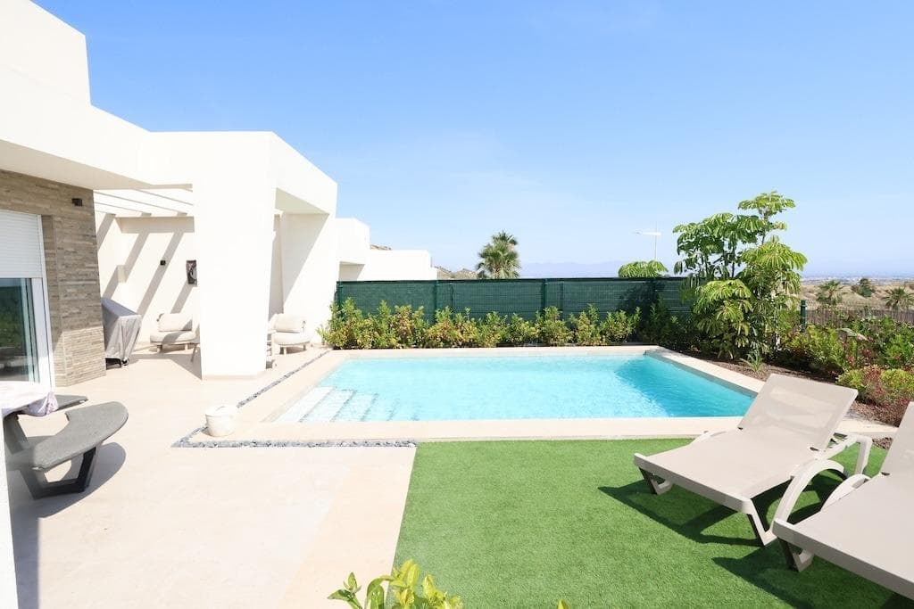 Villa - Chalet de 3 dormitorios en Algorfa