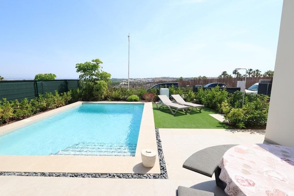 Villa - Chalet de 3 dormitorios en Algorfa
