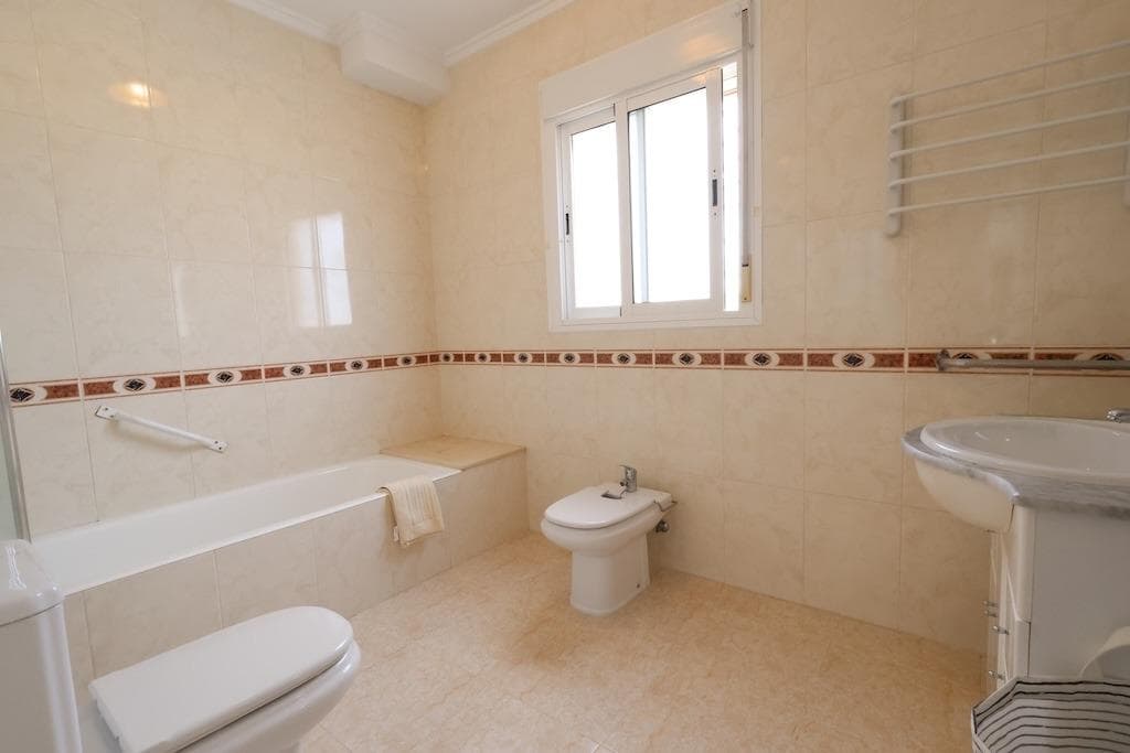 5 bed Townhouse in Rojales