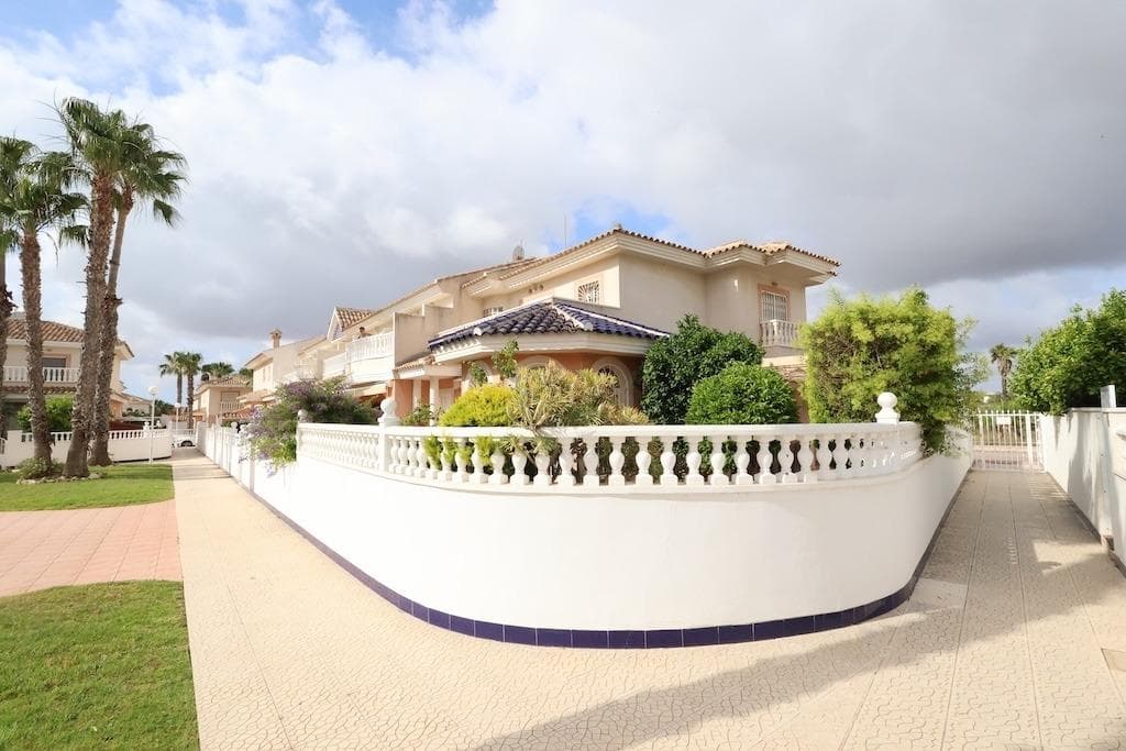 5 bed Townhouse in Rojales