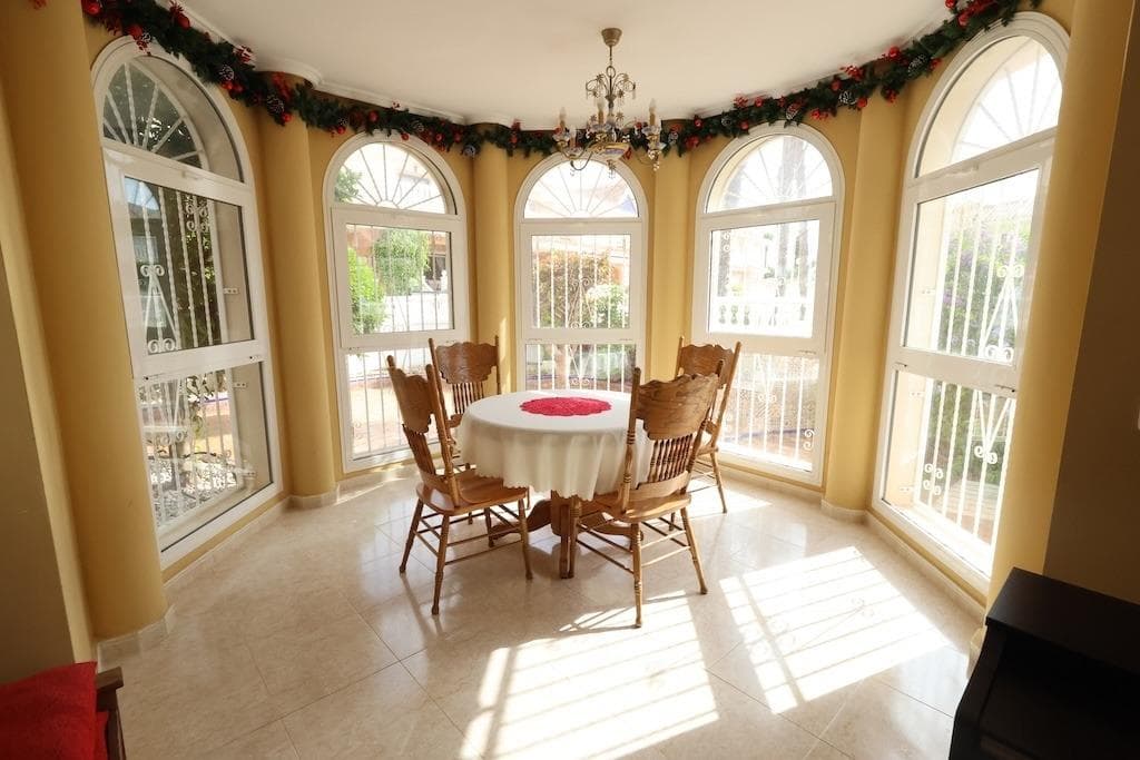5 bed Townhouse in Rojales