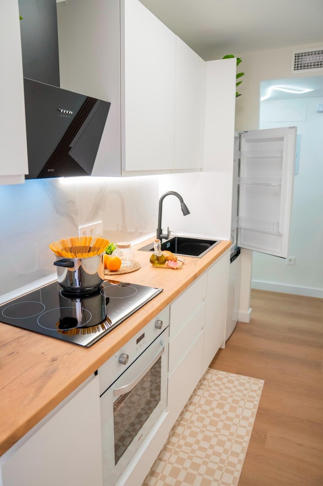 3 bed Middle Floor Apartment in Lo Pagan