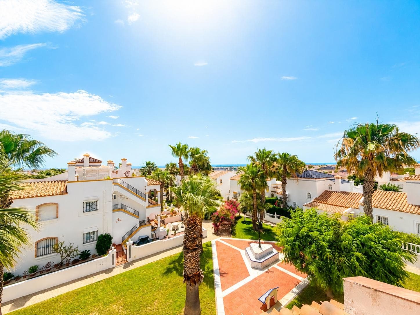2 bed Middle Floor Apartment in Los Dolses