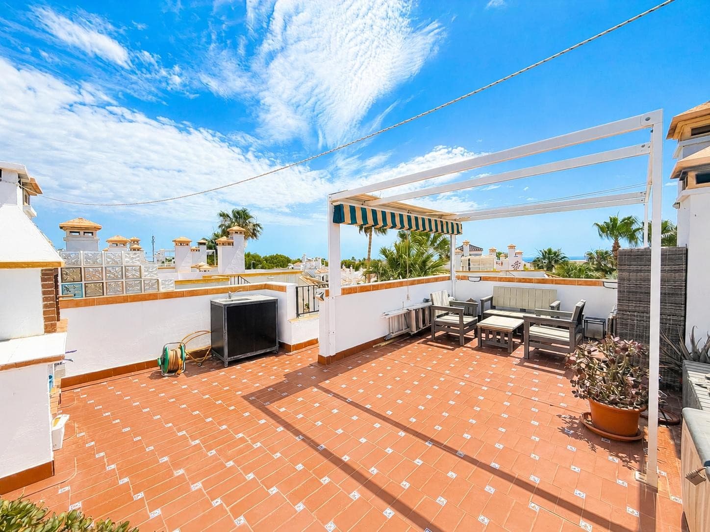 2 bed Middle Floor Apartment in Los Dolses