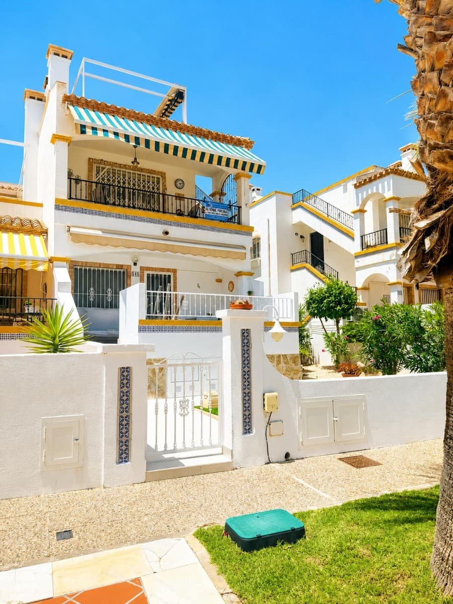 2 bed Middle Floor Apartment in Los Dolses