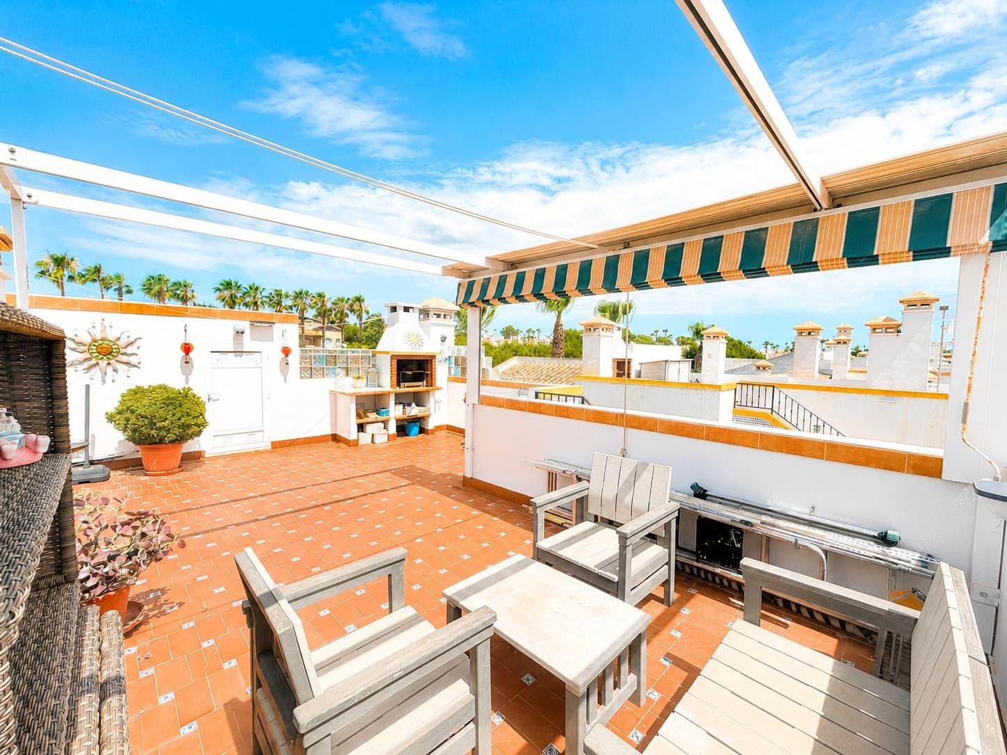 2 bed Middle Floor Apartment in Los Dolses