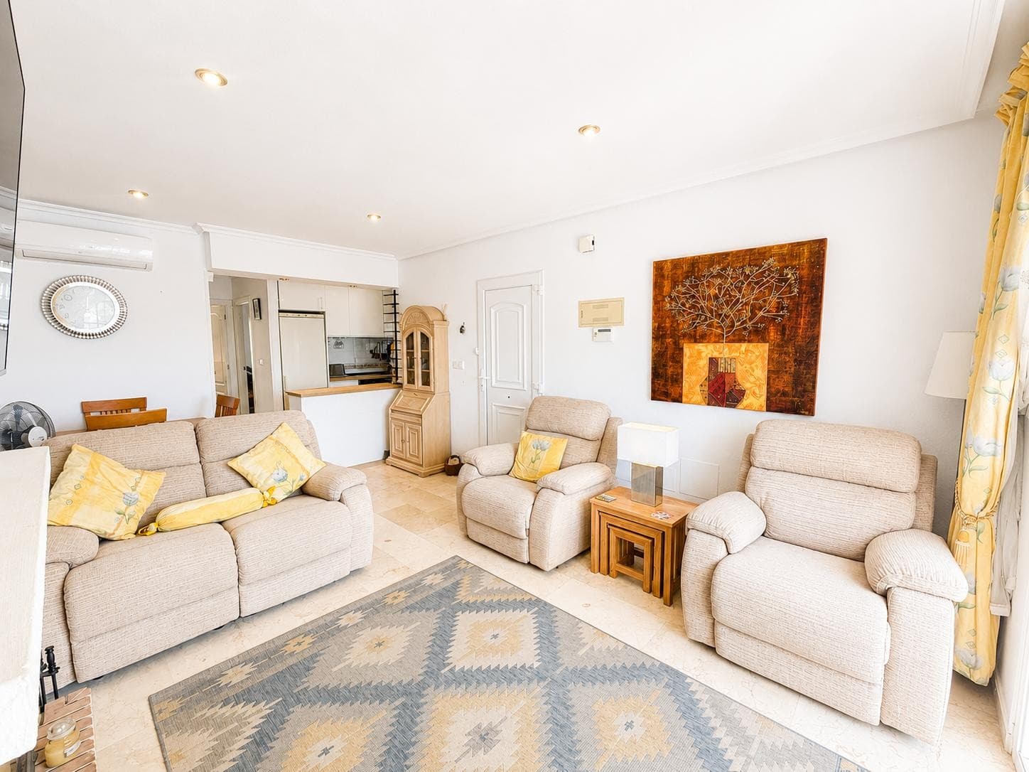 2 bed Middle Floor Apartment in Los Dolses