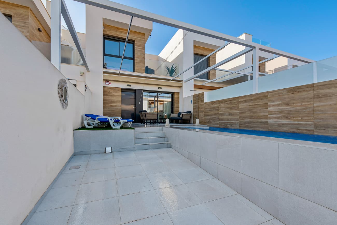 4 bed Semi-Detached House in Rojales