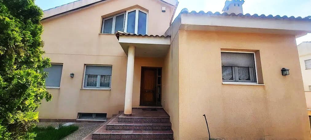 Vrijstaande Villa met 4 slaapkamers in San Javier