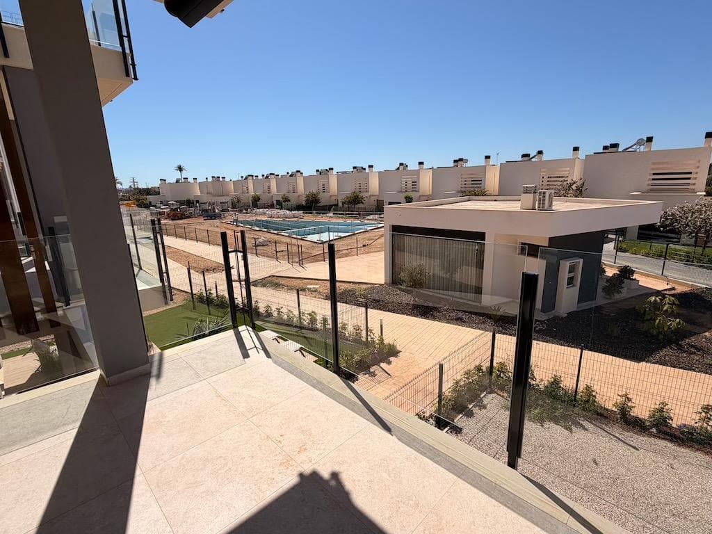 2 bed Middle Floor Apartment in Los Alcazares