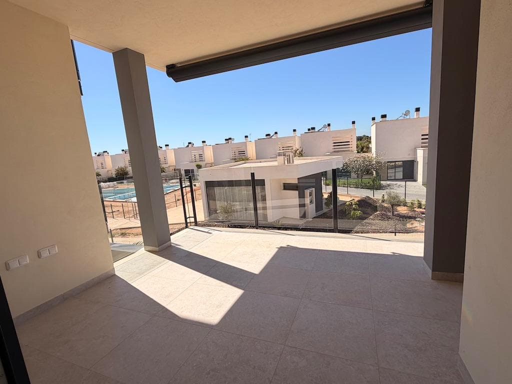 2 bed Middle Floor Apartment in Los Alcazares
