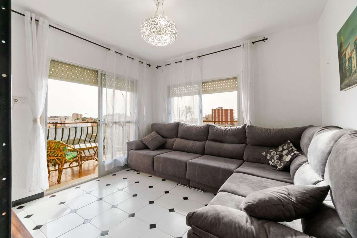 3 bed Middle Floor Apartment in Lo Pagan