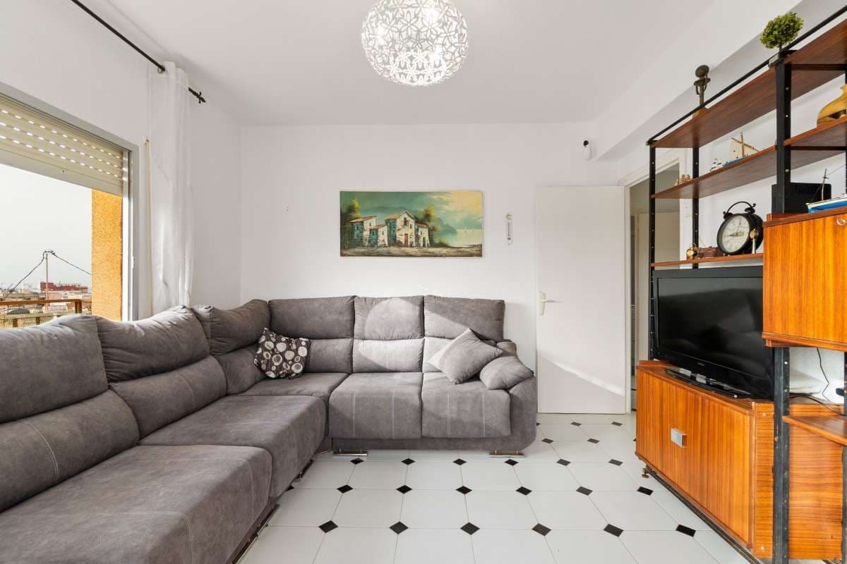 3 bed Middle Floor Apartment in Lo Pagan