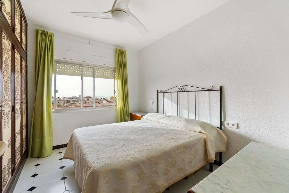 3 bed Middle Floor Apartment in Lo Pagan