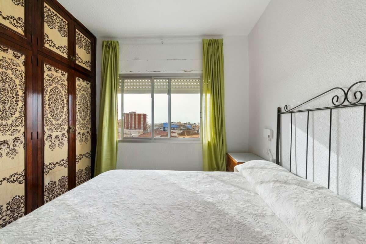 3 bed Middle Floor Apartment in Lo Pagan