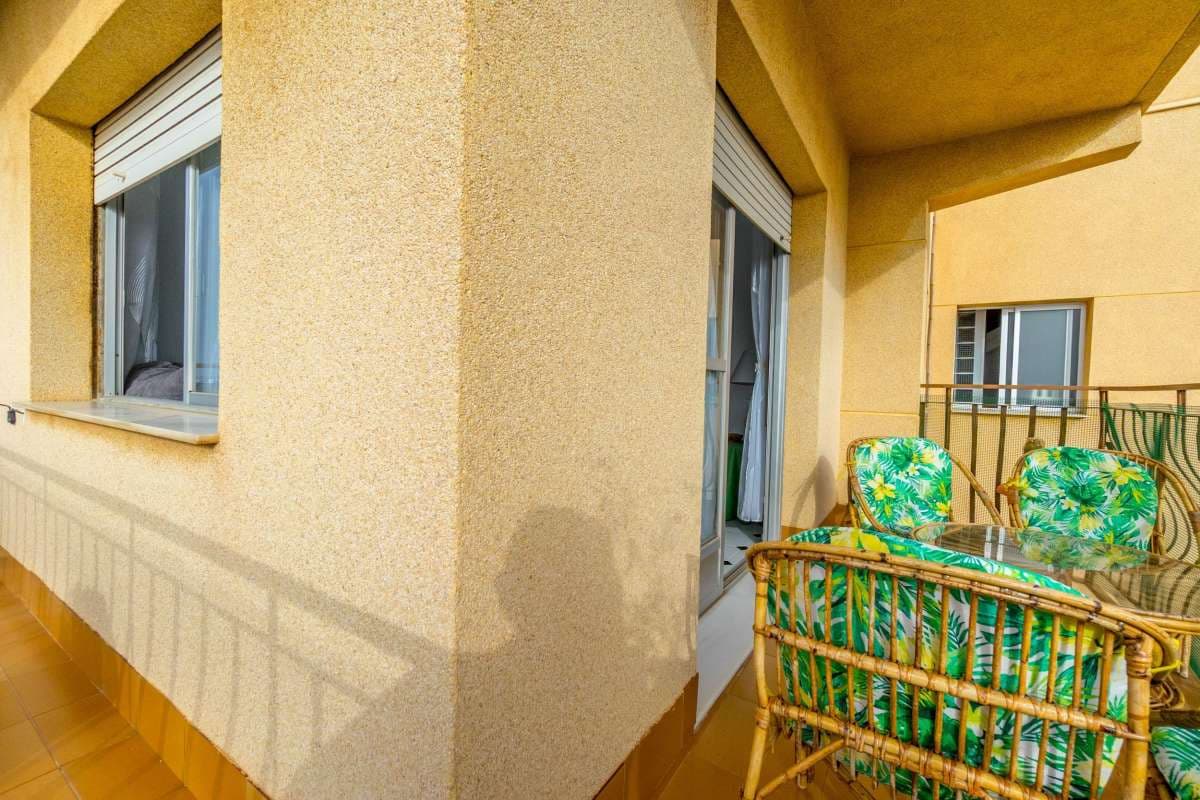 3 bed Middle Floor Apartment in Lo Pagan