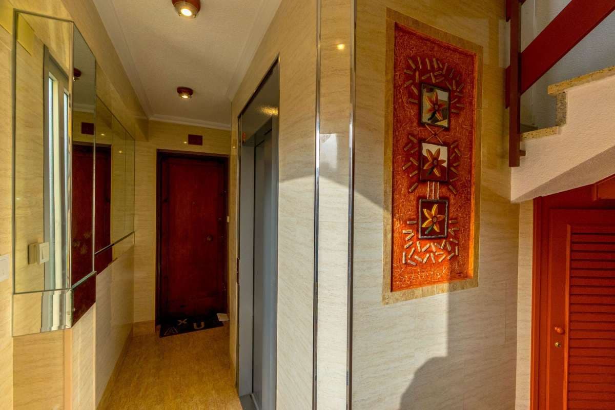 3 bed Middle Floor Apartment in Lo Pagan